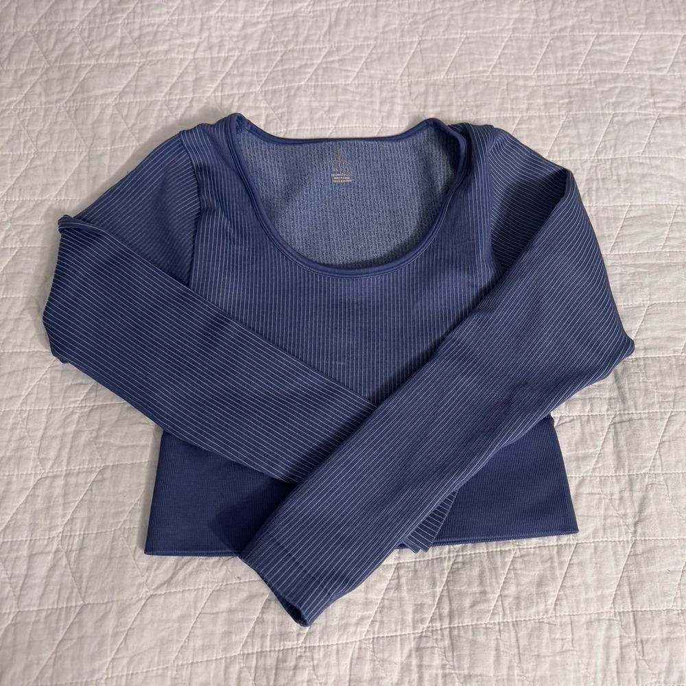 Offline Aerie Cropped Shirt Size medium
